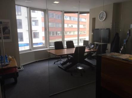 Pronájem kanceláře, 88 m²