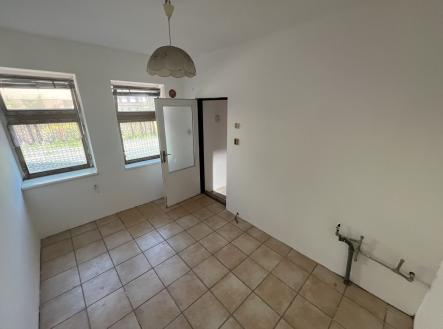 Pronájem komerčního objektu, sklad, 200 m²