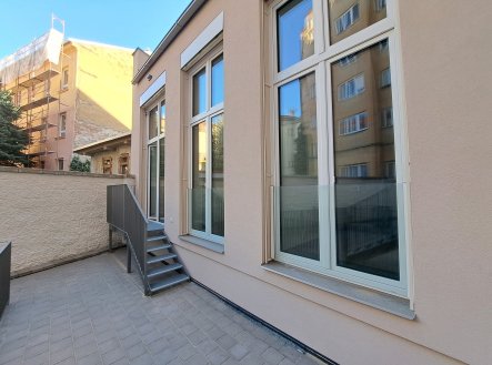 Pronájem bytu, 3+kk, 110 m²