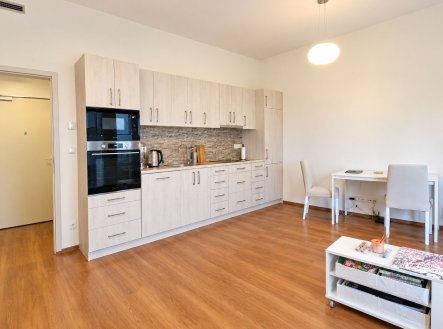 Pronájem bytu, 1+kk, 35 m²