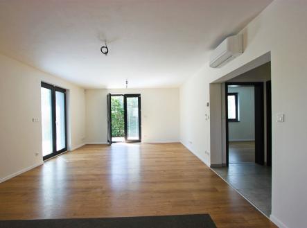 Pronájem - dům/vila, 156 m²