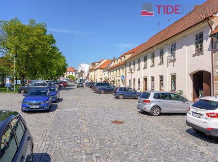 Prodej - nájemní dům, 556 m²