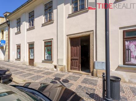 Prodej - nájemní dům, 556 m²