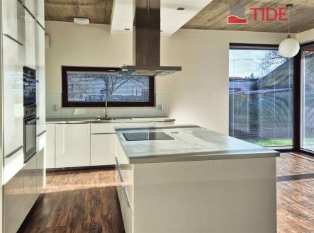 Pronájem domu/vily, 350 m²