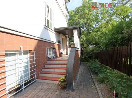 Pronájem kanceláře, 150 m²