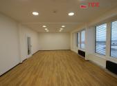 Pronájem kanceláře, 559 m²