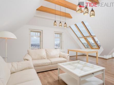 Pronájem bytu, 4+kk, 140 m²