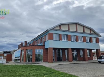 Pronájem obchodní prostor, 1 934 m²