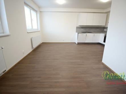 Pronájem bytu, 3+kk, 77 m²