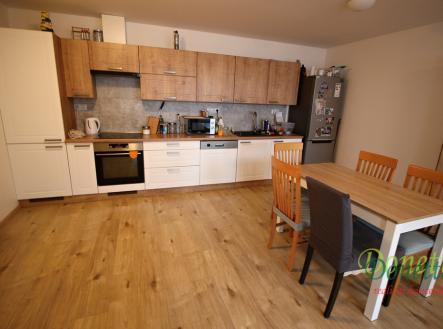 Pronájem bytu, 2+kk, 77 m²