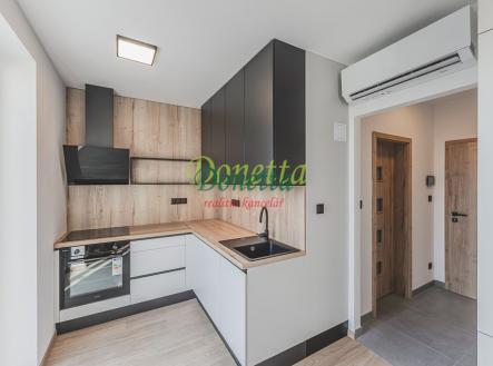 Pronájem bytu, 1+kk, 37 m²