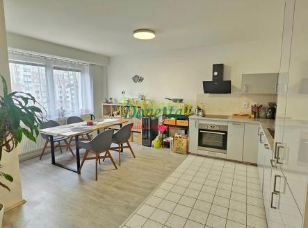 Pronájem bytu, 3+1, 94 m²