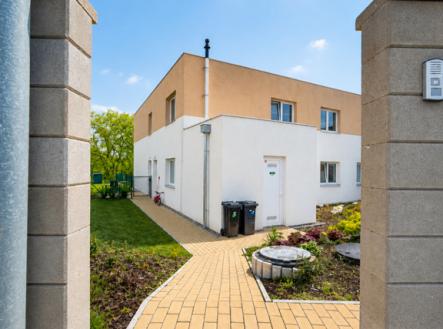 Pronájem bytu, 3+kk, 77 m²