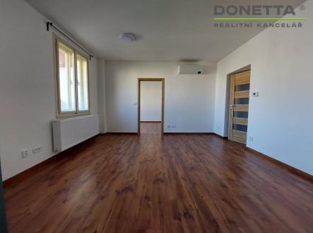 Pronájem bytu, 2+kk, 64 m²