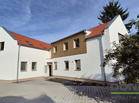 Pronájem bytu 3+kk, 70 m2 + 80 m2 zahrada, novostavba 2026, cihla, parkování, Smiřice