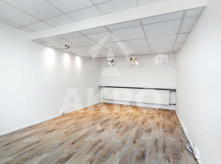 Pronájem kanceláře, 64 m²