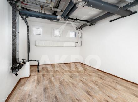 Pronájem kanceláře, 64 m²