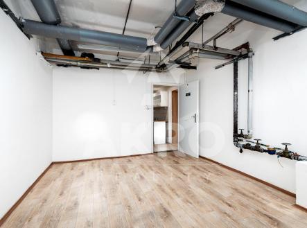 Pronájem kanceláře, 64 m²