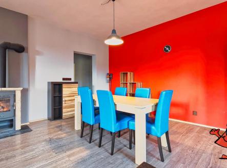 Prodej domu Chotoviny u Tábora - jídelní kout