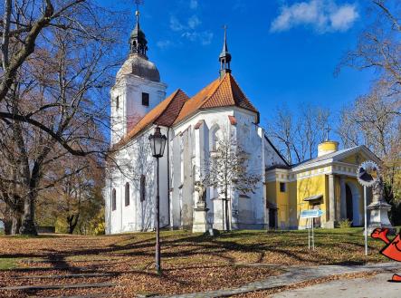 Prodej domu Chotoviny u Tábora - kostel