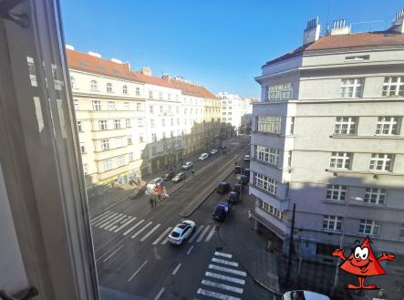 Na pronájem kanceláře v ulici Vinohradská nedaleko stanice metra Flora -  další výhled