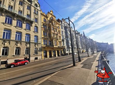 Na pronájem byt 4+KK v ulici Masarykovo nábřeží, Praha 1 - Nové Město - výhled