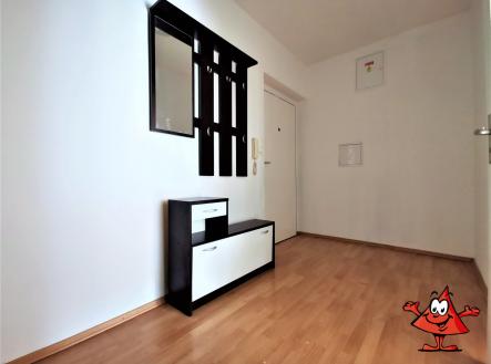Pronájem bytu 2+KK, Praha 9, ulice Terezínská - předsíň