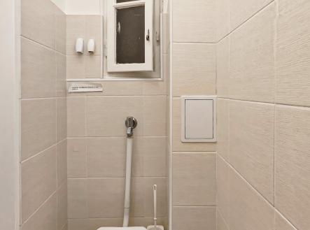 Pronájem kanceláře Praha 3 Vinohrady Lucemburská - toaleta