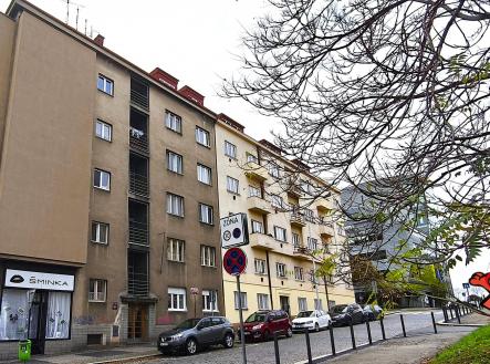 Pronájem bytu 1+kk 27 m², Praha - metro Vyšehrad