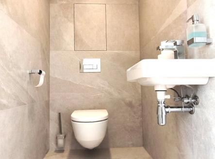 Malešická 3+KK s Terasou a 2x gar - WC