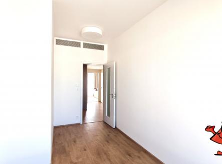 Malešická 3+KK s Terasou a 2x gar - pokoj 3