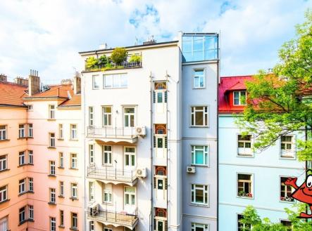 Pronájem bytu 4+KK v ulici Gorazdova, Praha 2 - vnitroblok domu