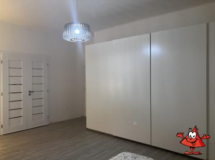 Skříně v ložnici