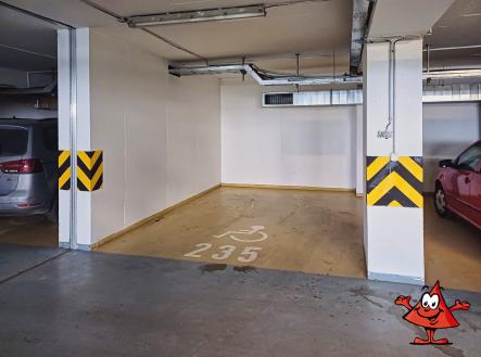 Pronájem garážového stání Praha 8 Troja Hnězdenská - dům