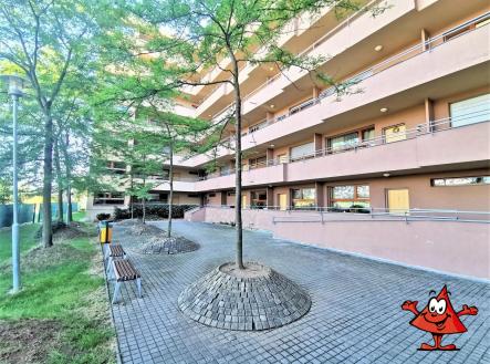 K pronájmu byt 2+KK v ulici Štěpařská, Praha 5 - Hlubočepy - dům.jpg