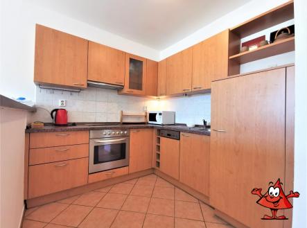 K pronájmu byt 2+KK v ulici Štěpařská, Praha 5 - Hlubočepy - kuchyně.jpg
