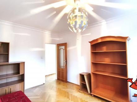 Pronájem bytu 5+1 v ulici Přádova, Praha 8 - pokoj 2