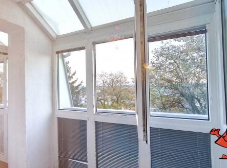 Pronájem bytu 5+1 v ulici Přádova, Praha 8 - lodžie 2