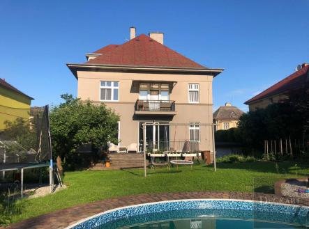 Prodej - dům/vila, 244 m²