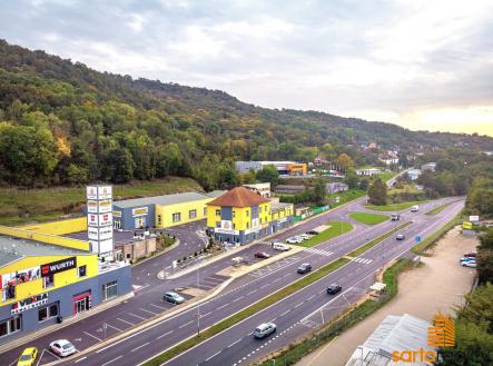 Pronájem obchodní prostor, 360 m²