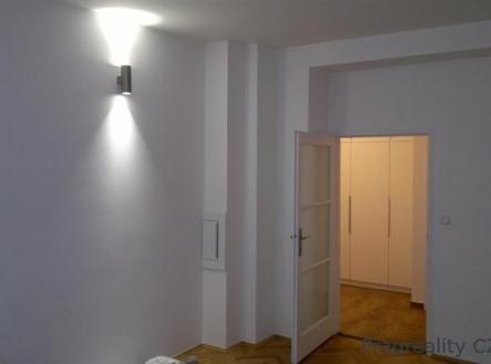 Pronájem bytu, 2+kk, 62 m²