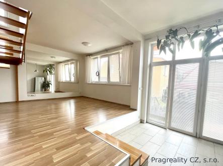 Pronájem domu/vily, 165 m²