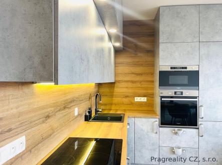 Pronájem bytu, 2+kk, 70 m²