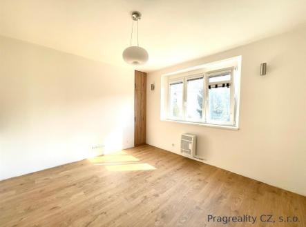 Pronájem bytu, 1+kk, 27 m²