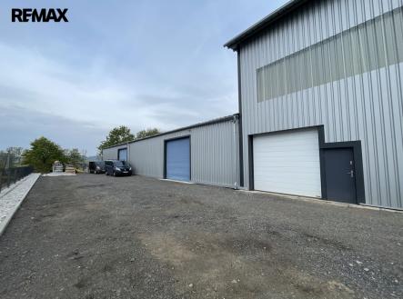 Pronájem skladovací prostor, 450 m²