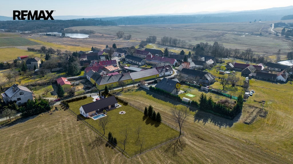 Pozemek s domem