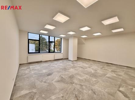 Pronájem obchodní prostor, 64 m²