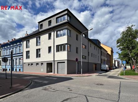 Pronájem bytu, 1+kk, 77 m²