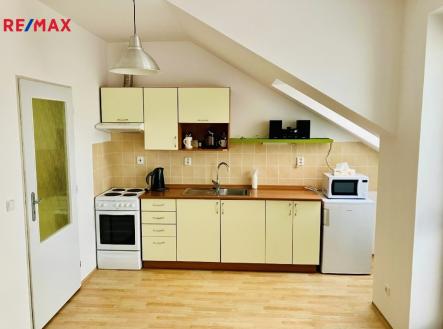 Pronájem bytu, 1+kk, 37 m²