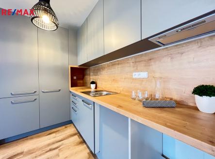 Pronájem bytu, 4+kk, 83 m²